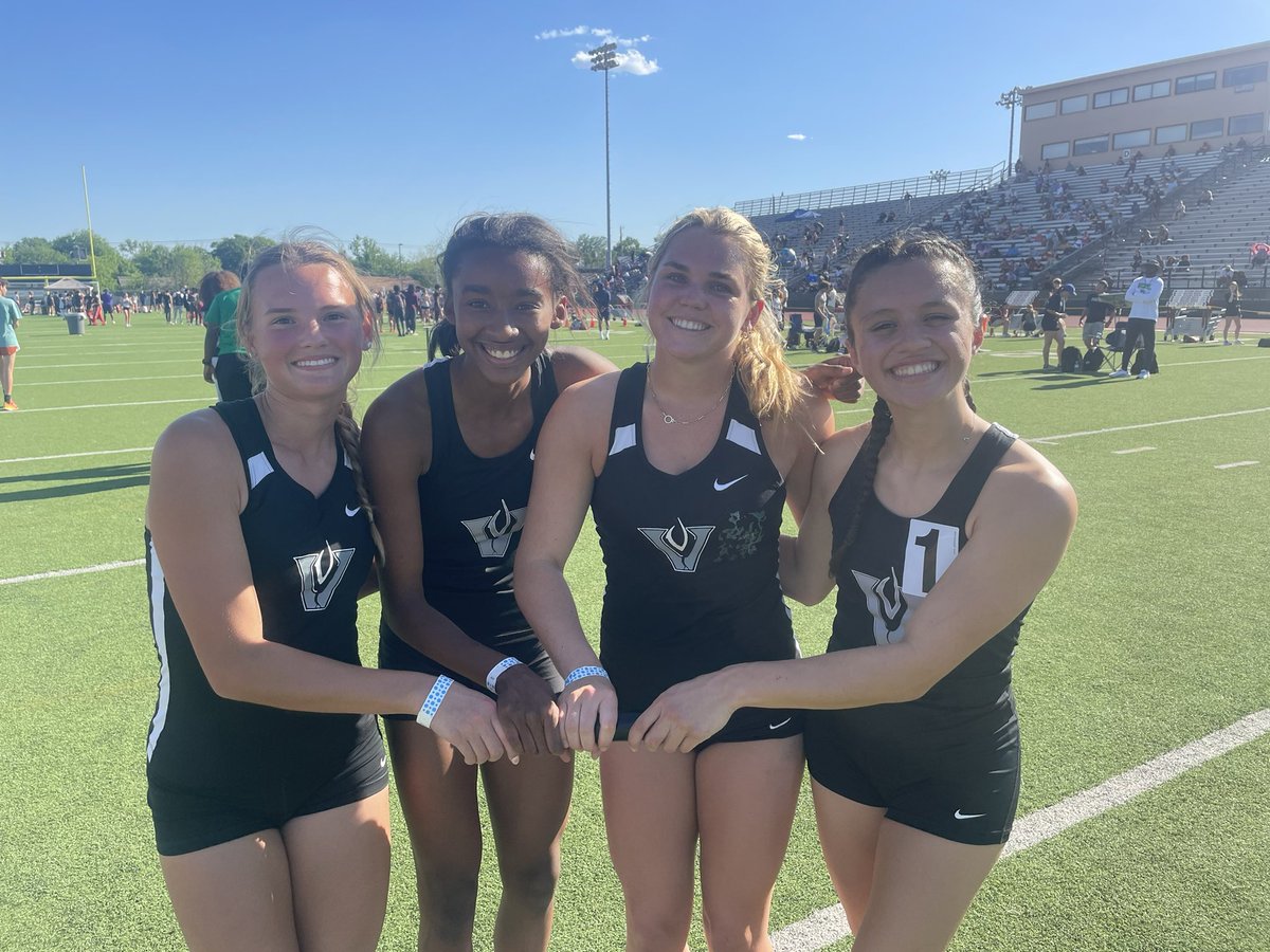 vandytrack's tweet photo. Both 4x100 teams finish 4th and qualify for Area! https://t.co/OUM4ISmMff