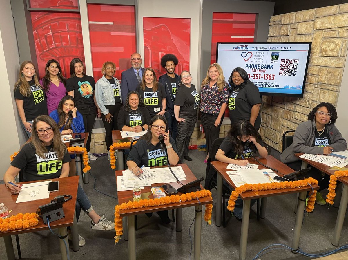 TxOrganSharing's tweet photo. We are so thrilled to have hosted another Phone Bank with @ksatnews ! Thank you to our partners, volunteers, staff, and the entire KSAT team for making this event a success.
@UnivTransplant @SouthTexasBlood @donatelifetexas 
 #donatelifemonth #signupsavelives https://t.co/23TAjdSwn1