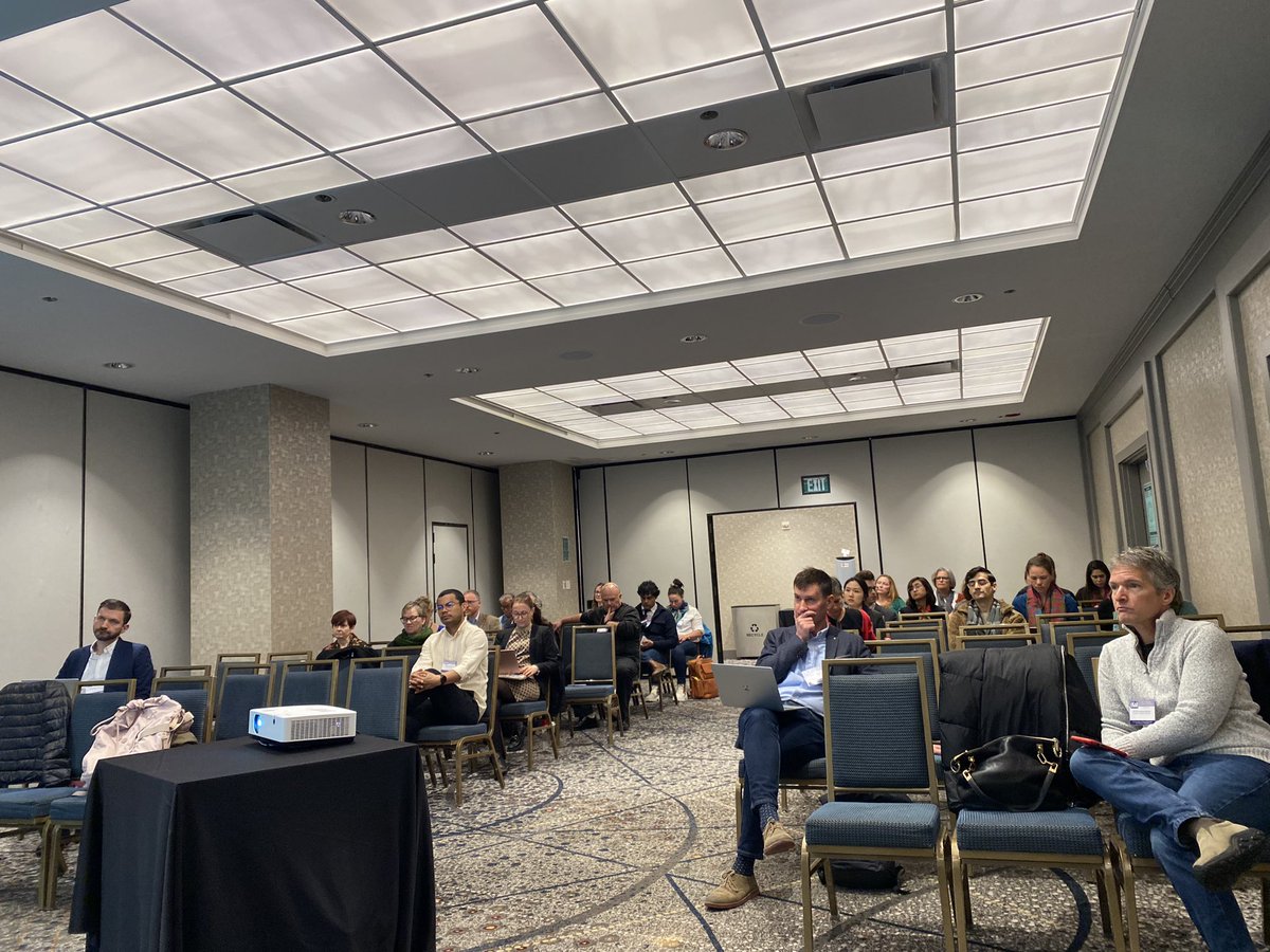 sanja_vico's tweet photo. Prof @DenisaKost presenting our #JUSTINT @ERC_Research @LSEEI research w/ @TSinmazdemir - a survey experiment of “The Cost of Being a Traitor: Can Family and Neighbours Help Individuals
Address In-group Responsibility for Mass Atrocity in the Balkans?” @isanet #ISA2024 https://t.co/ojqc6plWi6