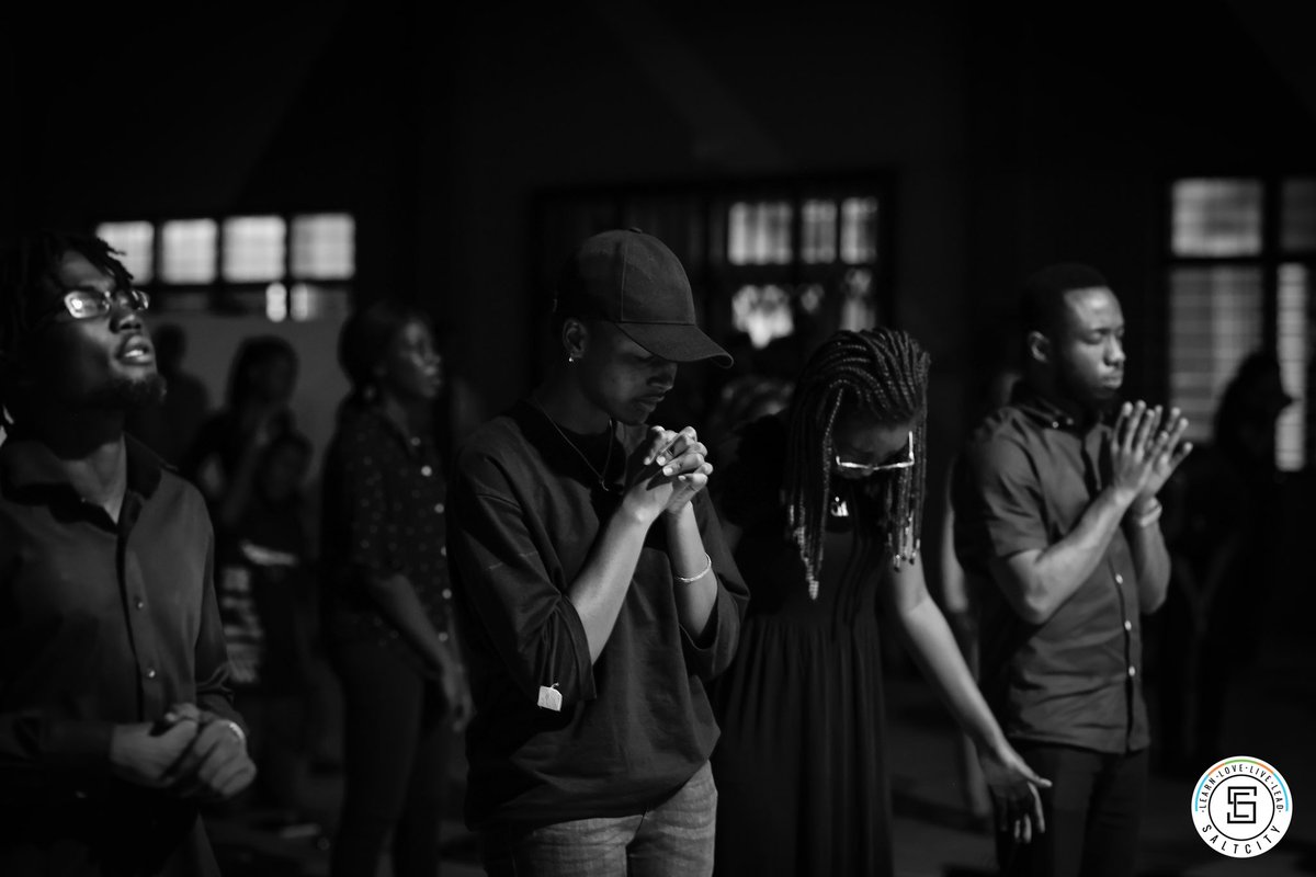 saltcityccc's tweet photo. A wonderful night of commemorating the death of Christ for our sake.✝️🌟
#Saltcity #CCC #wegotchaback #blackthurday #GoodFriday https://t.co/97W79fDHUP