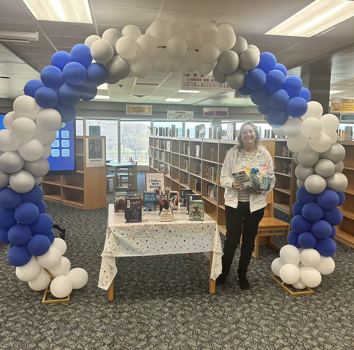 KCPS_CentralHS's tweet photo. Shining the spotlight on our remarkable school librarian, Ms. Grimm, this #SchoolLibrarianAppreciationDay! 📚 Thank you for fostering a love for learning and literature among our students. Your dedication and passion inspire us all. #ThankYouMsGrimm https://t.co/RQ5Jp7AaBC
