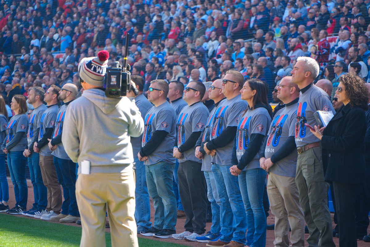 It was an honor & a privilege to be a part of the @Twins tribute to fallen @BurnsvilleMN heroes Ofc. Matthew Ruge, Ofc. Paul Elmstrand, & firefighter-paramedic Adam Finseth. Rest in peace brothers. You'll never be forgotten. @emoralesIII