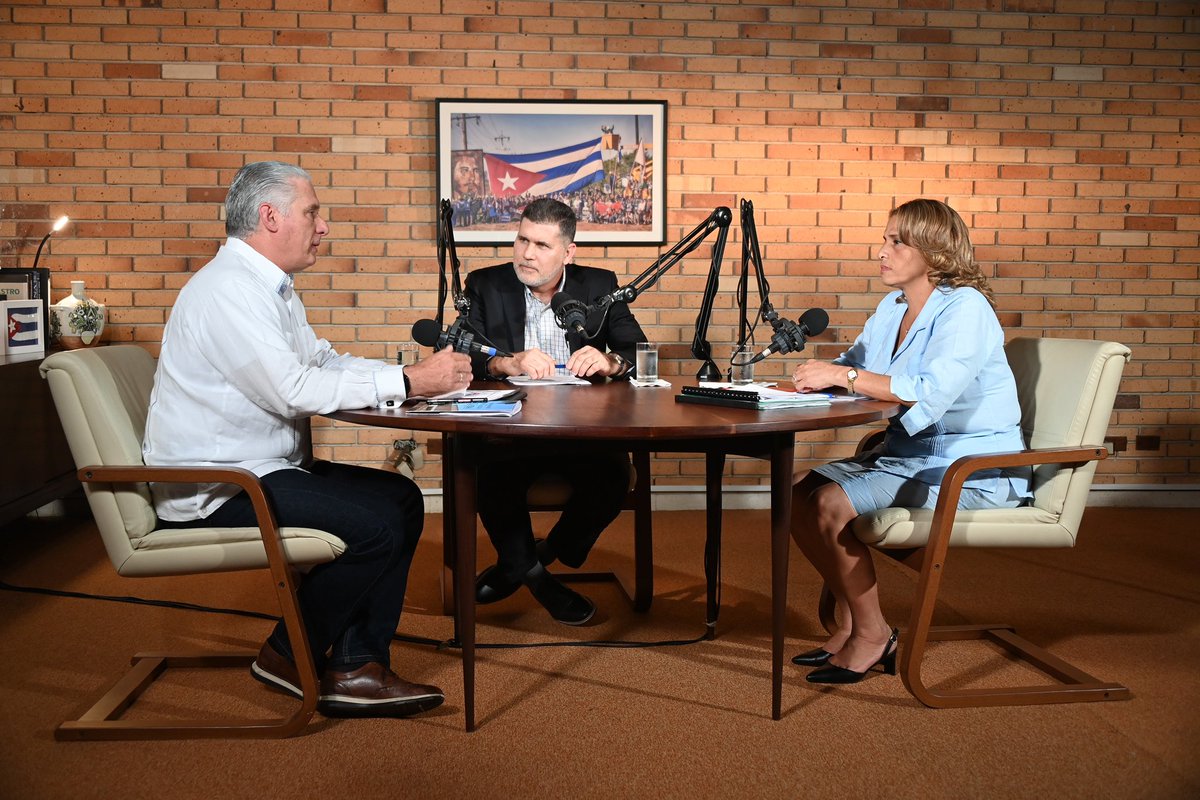 🚨| El programa #DesdeLaPresidencia, que en su segunda edición vio la luz hoy en el canal de YouTube de la Presidencia de la República, será transmitido este viernes en el canal Cubavisión, luego de la telenovela.

#Cuba 🇨🇺