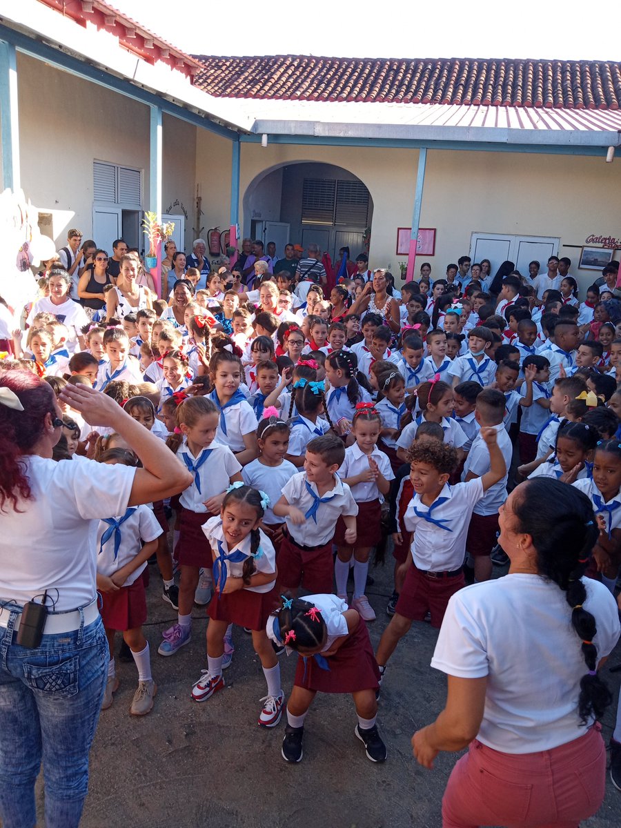 Aniversario por el 4 de abril. Felicidades pioneros. @Cubamin