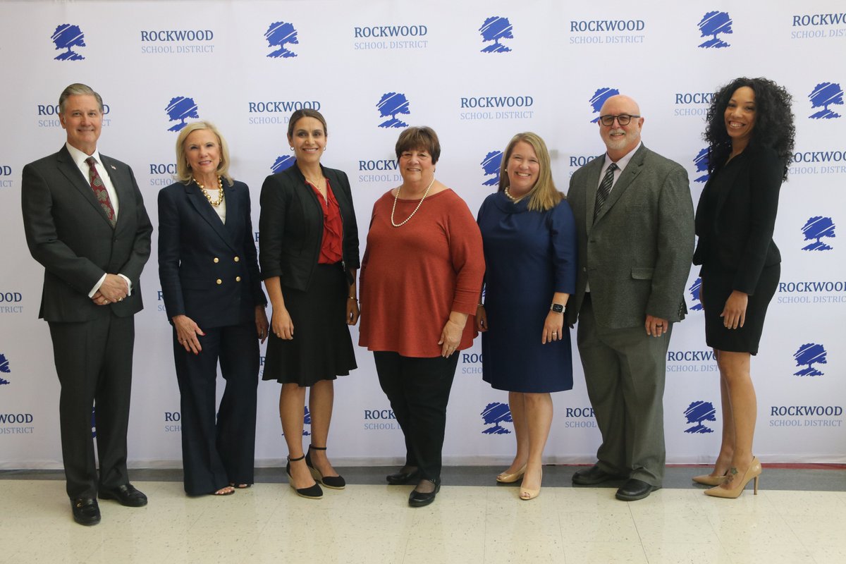 rockwoodschools's tweet photo. The Board held its reorganization meeting tonight. New director Phil Milligan, as well as returning member Tammy Rhomberg, were sworn in for three-year terms. The Board voted for Lynne Midyett to serve as president and Tammy Rhomberg to serve as vice president. #FocusonUnity https://t.co/oTRc2iukEe