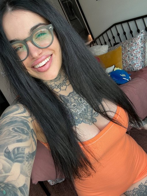 I made my account free. You&rsquo;re welcome 🧡 https://t.co/d5dX2jkBSh
