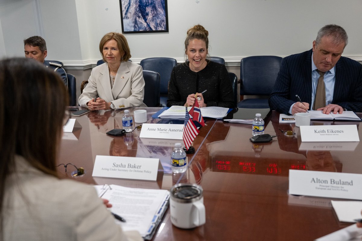 DOW_Policy's tweet photo. A/USDP Sasha Baker met with Norwegian MoD State Secretary for Defence Anne Marie Aanerud. The leaders discussed ongoing support for Ukraine, security environment in the High North, and opportunities for deepened bilateral defense cooperation 🇺🇸🇳🇴More: https://t.co/YOw8LRnd3r https://t.co/01NCtREISe