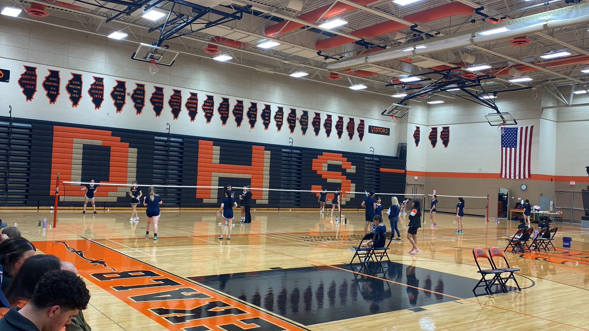 The DHS Girls Badminton Team taking on DVC foe Naperville North tonight here at DeKalb High School! #1Barb
