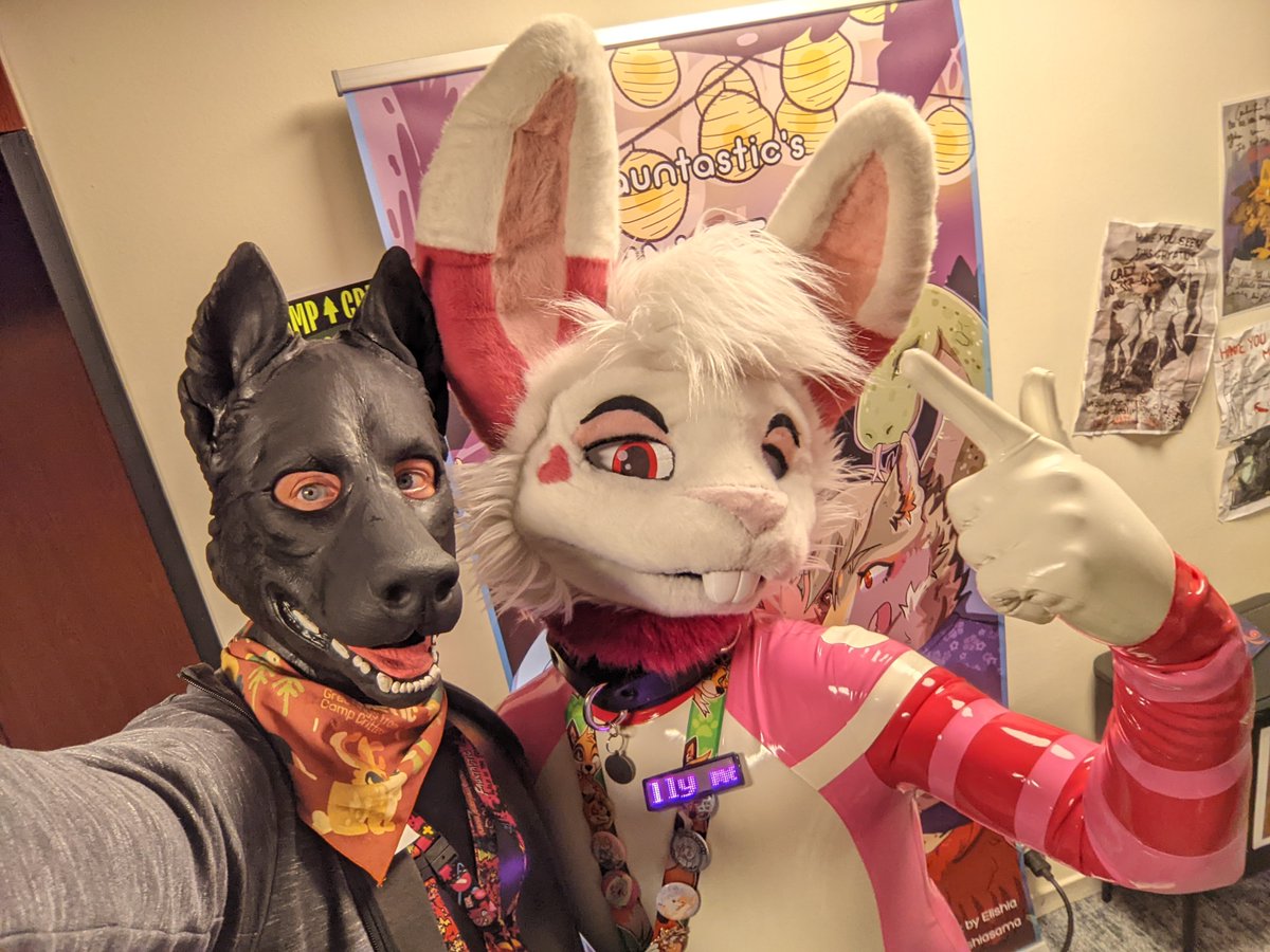 Yo!
Chillin' with @renzokuon at #Fauntastic4