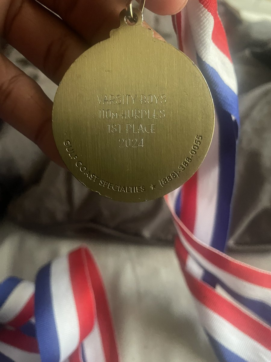 D1Evan16's tweet photo. I am now a 2x district winner in the 110 and 300m hurdles. Time for area💪🏾🍀@LufkinRecruit https://t.co/E44B7H048y