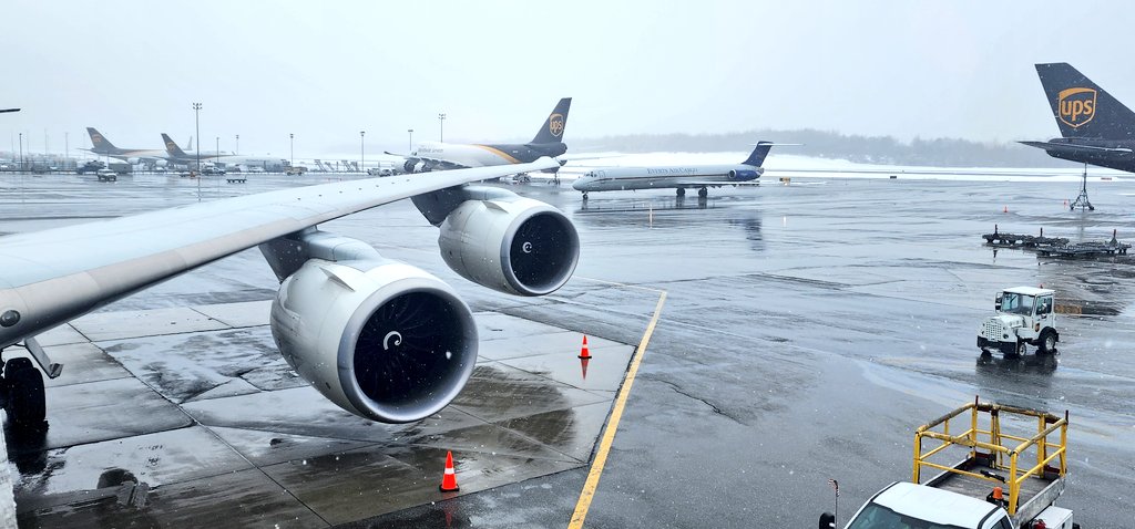 kclepley's tweet photo. Definitely not Florida!
(UPS61) #springinalaska https://t.co/FnaA5jnlL3