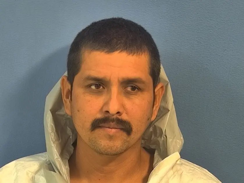 EndWokeness's tweet image. Baltazar Perez-Estrada (33) entered the US illegally 2 weeks ago. DHS let him in.

He was just arrested in Chicago for kiIIing/beheading his wife in front of his kids.