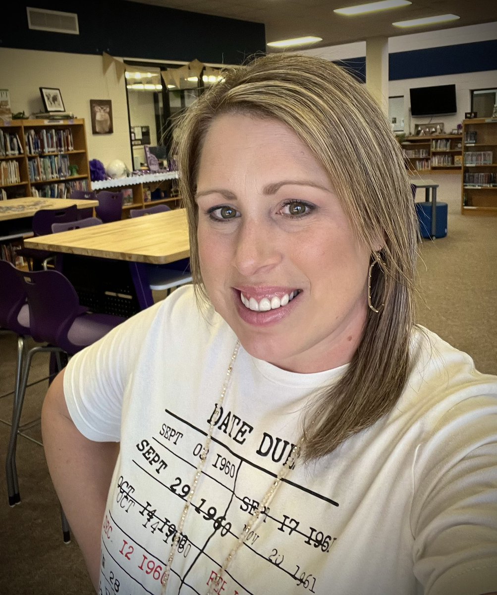 Hallsville_IS's tweet photo. Happy Librarian Appreciation Day! It takes a great team to run two libraries on one campus, and these amazing ladies make it happen! Thank you for all you do for our staff and students. @HallsvilleISD @CiaHallsville https://t.co/aOvY0GZ0Gn