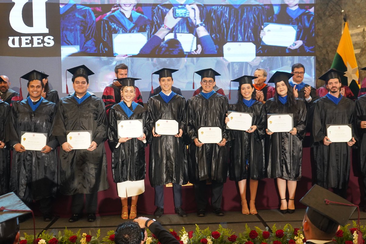 uees_ec's tweet photo. Felicitamos a Santiago David Noboa Azín, hermano del Presidente de la República @DanielNoboaOk por graduarse como Licenciado en #NegociosInternacionales de nuestra facultad de @IntstudiesUEES.🎓👨🏻🎓
#OrgullosamenteUEES #UEESGrad #EstudiosInternacionales https://t.co/VT0soaiLME