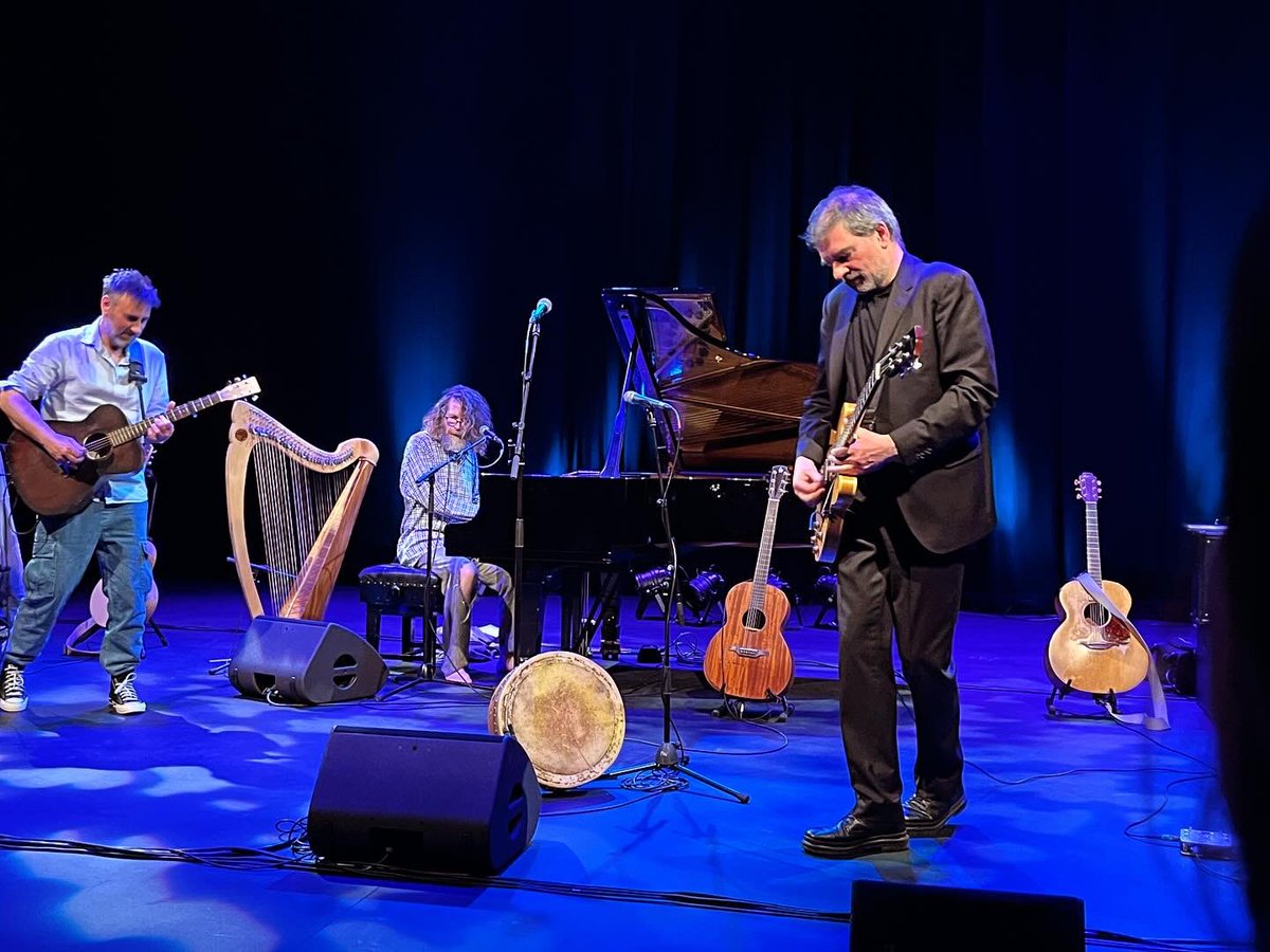 DunleavyBernard's tweet photo. There was a magic moment of community at the end of the @hothouseflowers stupendous cover of Bob Dylan’s ‘Pressing On’ when the whole @PavilionTheatre fell silent and we thought about all those under attack tonight. #HothouseFlowers #CeasefireNow @fobraonain https://t.co/SAcv1O8fna