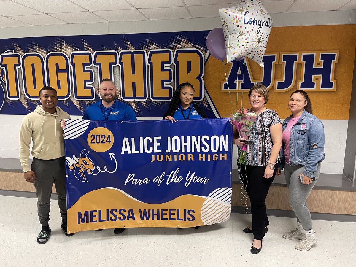 Congrats to our 2024 Para of the Year, Ms. Melissa Wheelis!!! 👏👏🎉🎉. Thank you for all you do for our kiddos! We are glad you are apart of Hornet Nation! 💙🐝🏆 #ParaoftheYear #HornetNation