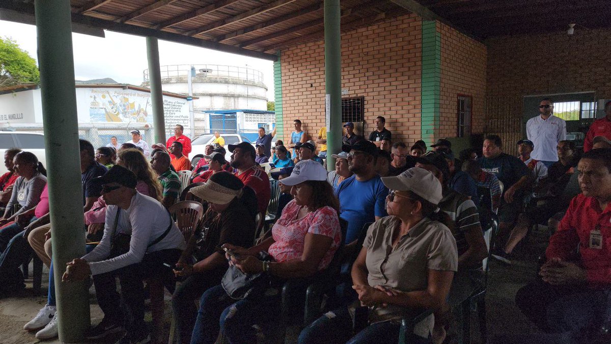 #NuevaEsparta | Con el objeto de revisar el Sistema de Combustible de los pescadores artesanales, se realizó visita a la comunidad pesquera Peninsula de Macanao con el acompañamiento de los CONPPA que hacen vida en El Manglillo. @NicolasMaduro @Jcloyo #VenezuelaAntiFascista