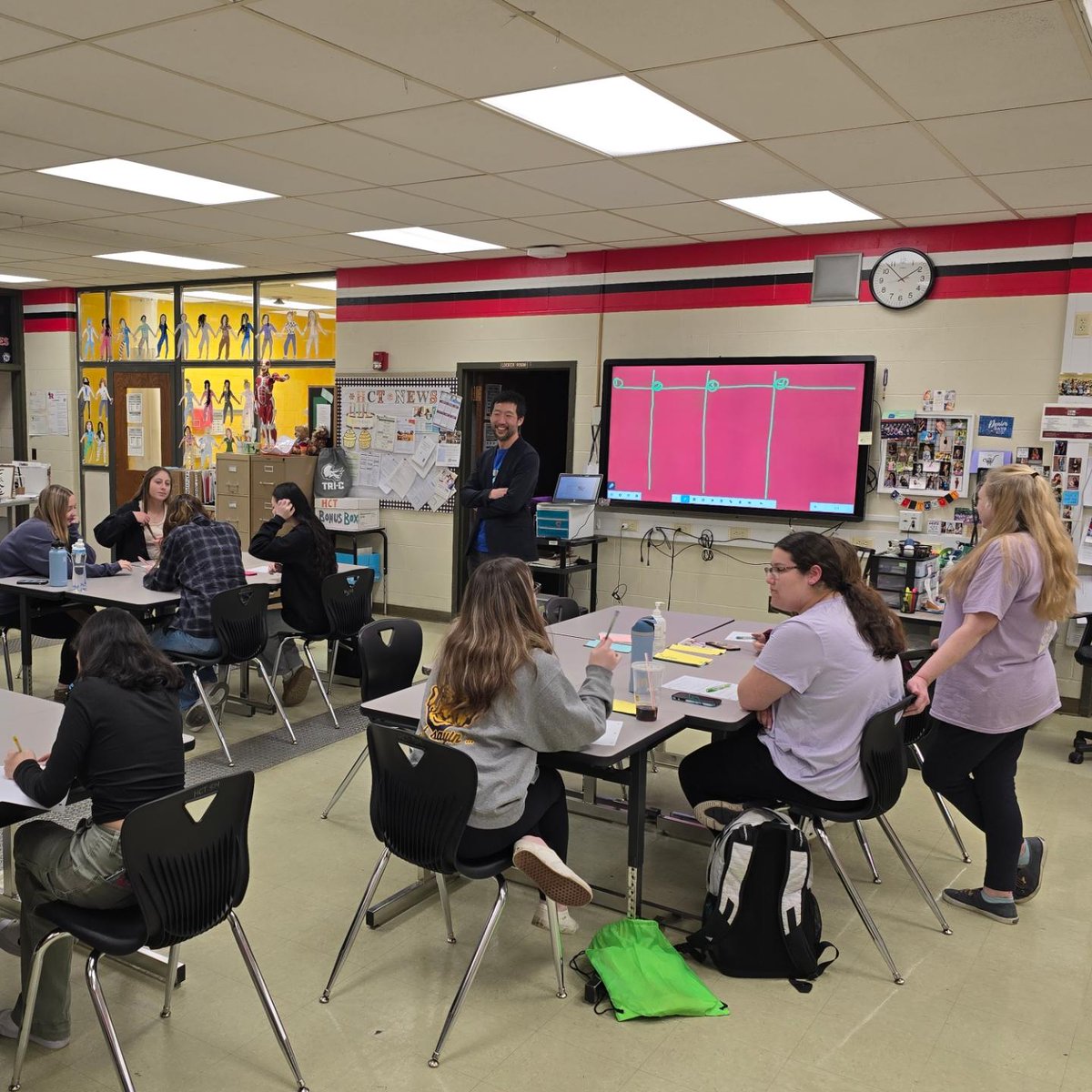 Thank you pharmacist, Ryoichi Fujiwara, for spending time teaching the Kent Health Careers students! @kentschools @sixdistrictCTE @THSCounselors @CFHS_Counseling @WoodridgeWHS @hudsonohschools @SMFHScounseling @SMFSchools @hudsonohschools