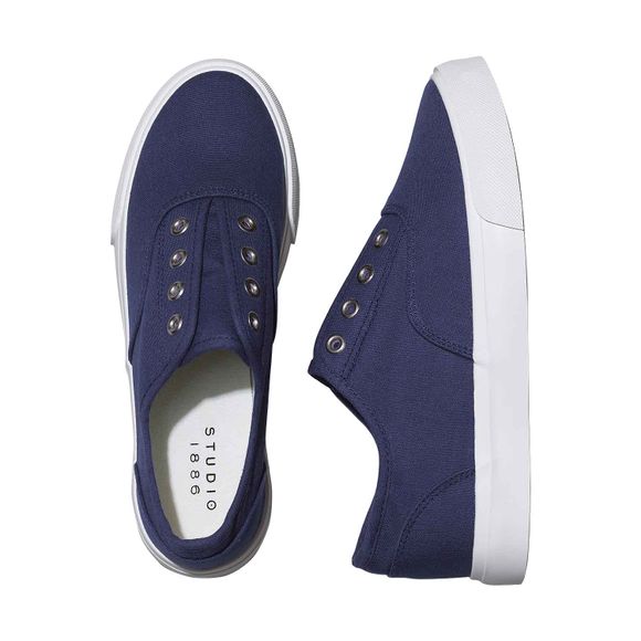pamsavonshop's tweet image. Slip on these cool blue kicks to complete your casual yet stylish looks. Our Grommet Slip-on Slipper features an elastic gore &amp;amp; grommet for a comfy fit.  #AvonFashion #SlipOns #CasualYetStylish #AvonRep @avoninsider avon.com/repstore/pamwa…