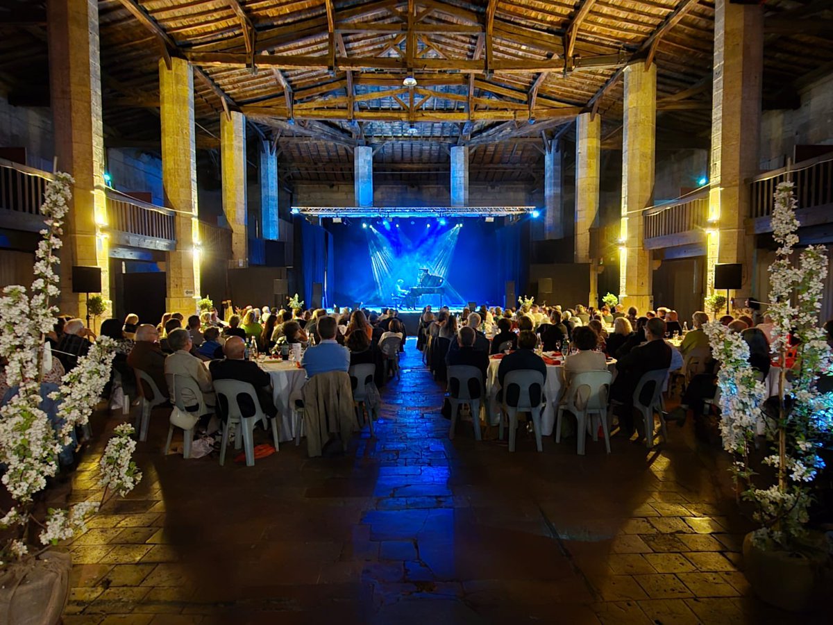 Quand section hôtelière #pardailhan rime avec talents. #ouverture #festival #fousriresgascons #auch bravo aux élèves et leurs enseignants.