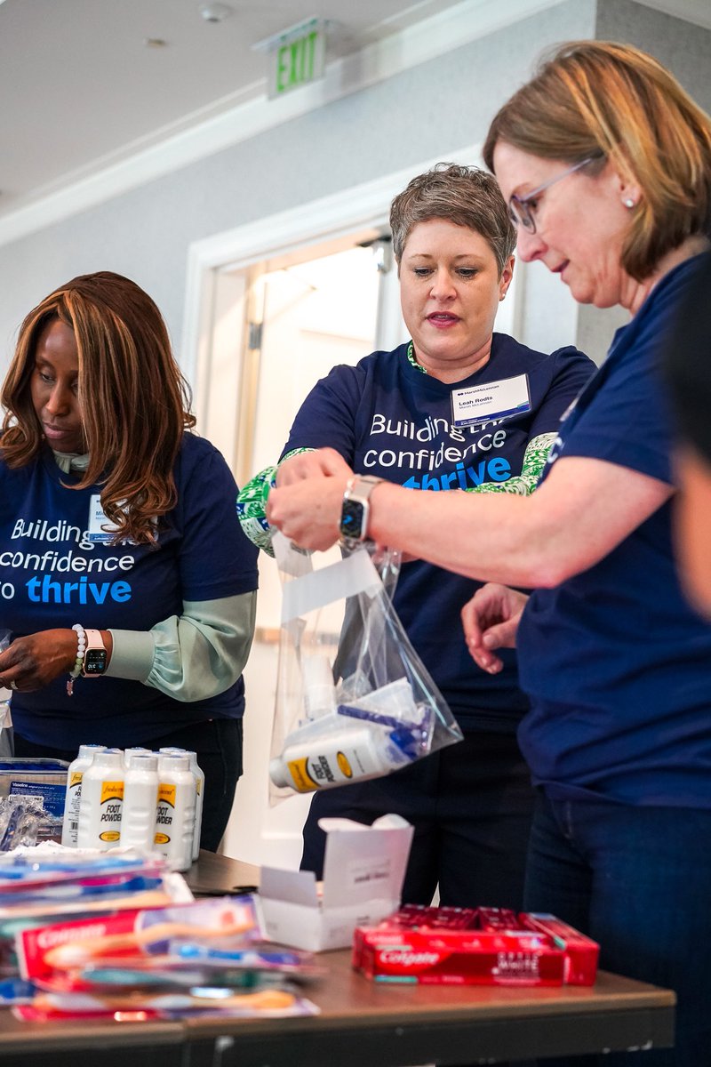 gatewayctr's tweet image. Your commitment to making homelessness rare, brief, and non-recurring in #Atlanta helps us #thrive during the toughest times. Thank you @MarshMcLennan and #TheBackpackProject for coming together for a fun filled volunteer event where backpacks were donated to Gateway Center.