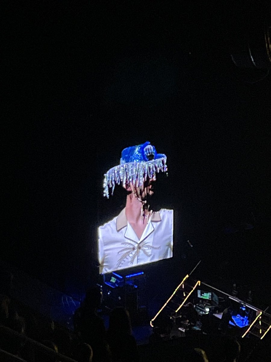 _darkf_g's tweet photo. JDJFKXNFKDBFMSBXNDNFN

i genuinely do not know what else to say... i sobbed Literally the whole show but like,, *perfect* https://t.co/D5iJFHpSSH