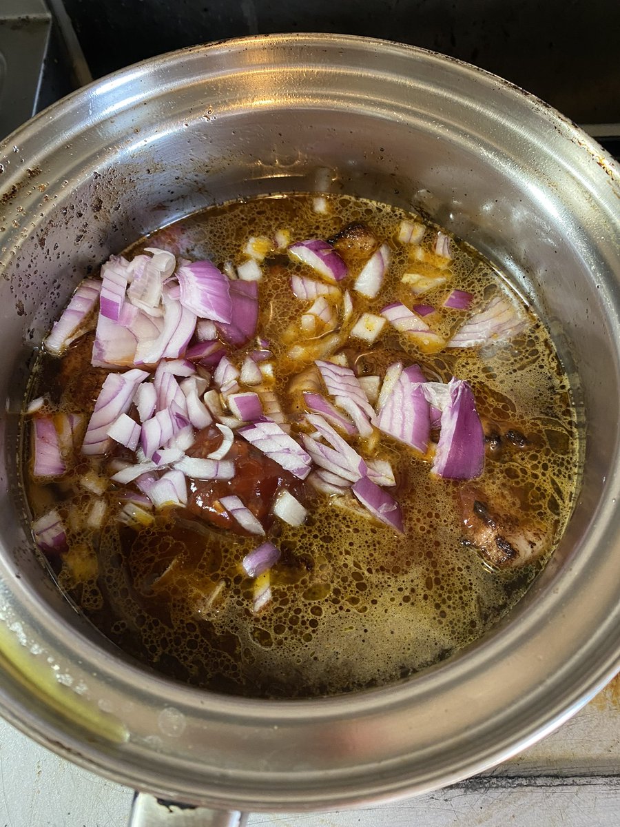 ozawa1013's tweet image. たまに自宅で作るハンバーガー🍔
&quot;Pulled pork hamburger&quot;
以外に手間がかかる為
お休みの日限定です。
ホークで崩れるまで煮込みますの
で時間に余裕が必要、アメリカでは
ポピュラーな料理🥘ですね
日本では余り見かけません
#hamburger
#pulledporkburger