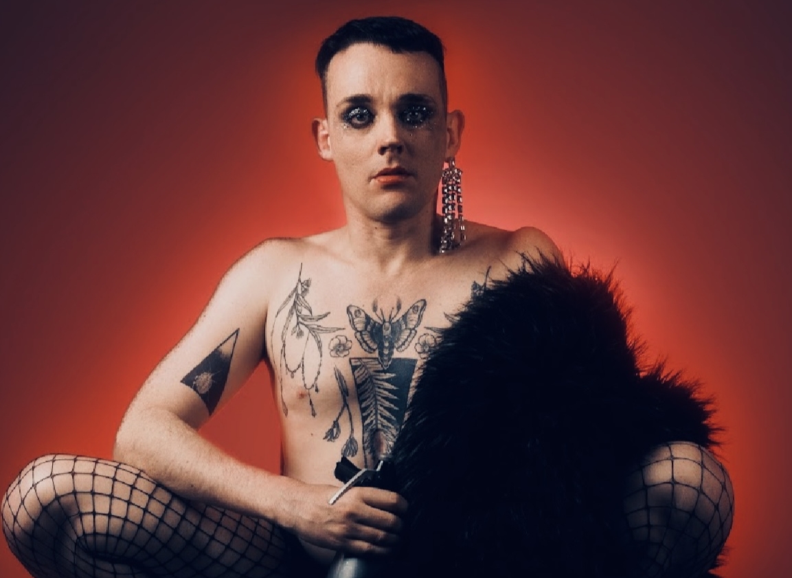 3cr_inyaface's tweet photo. Today's show: call for safer housing solutions for trans and gender diverse people in Vic Budget, Damien Patterson @CHPVic. Functional Bottom @micomfestival, Jessi Ryan @VoltaireComedy. The King's Player @vtcmelbourne, Tref Gare @AlexTheatreStk. #queerradio @3CR #LGBTQIA https://t.co/gDPJnslLUR
