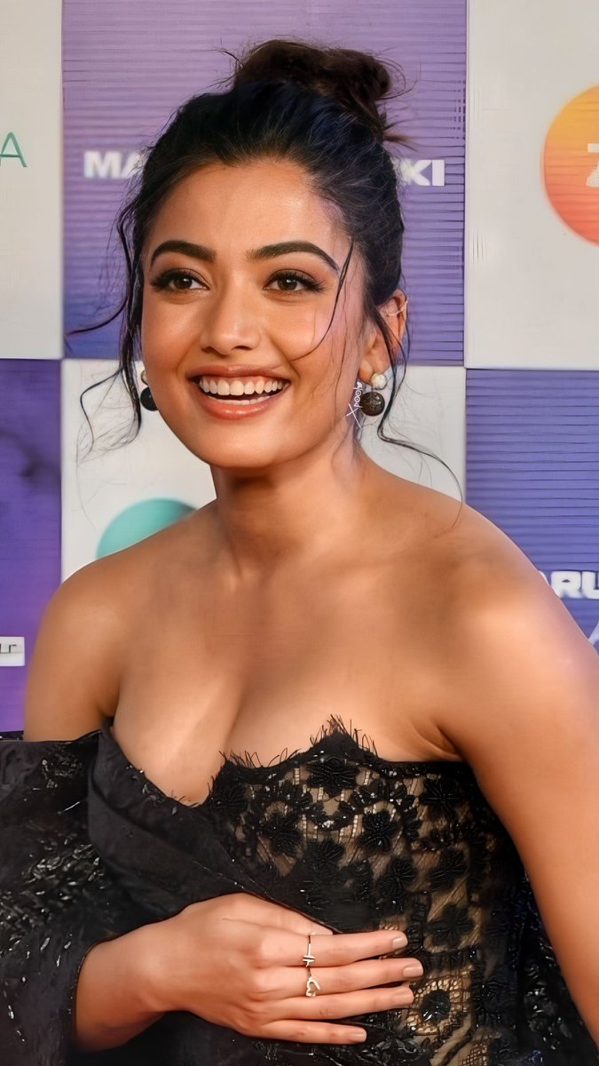 Rashmika Mandanna 🥵👅