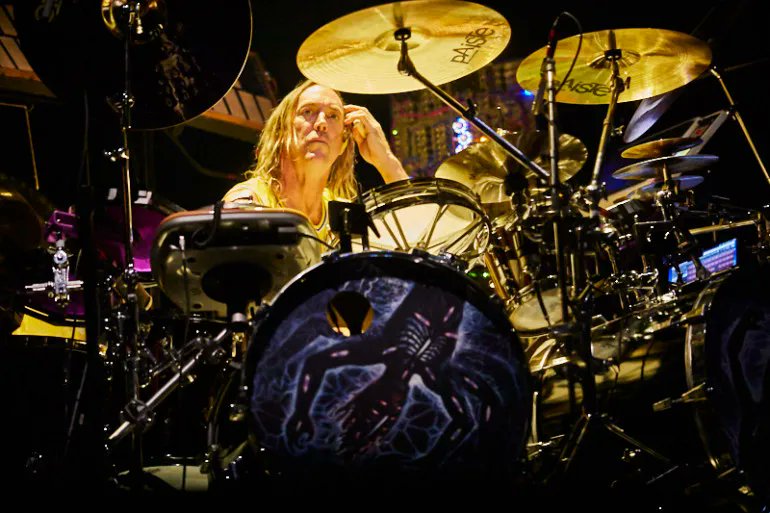 Tool’s Danny Carey To Join @THEadrianbelew , @tonylevin , @stevevai For King Crimson Tribute Tour
music.mxdwn.com/2024/04/04/new…
#KingCrimson #Tribute