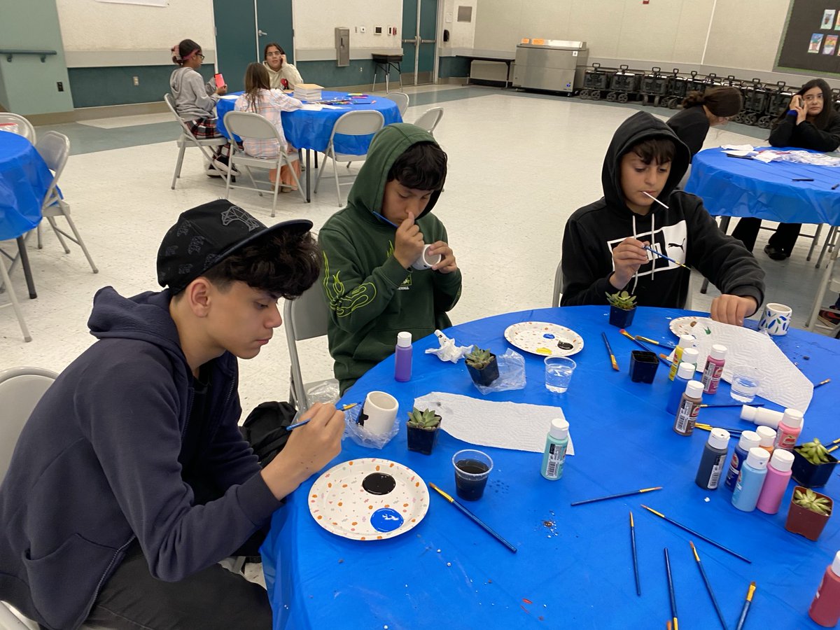 Shout out to the 6th graders at ⁦<a href="/wrbschool/">William R. Buckley</a>⁩ for taking part in our Empowered Minds workshop as part of our Step Up challenge project to help bridge the transition from elem to middle school 💙🐾 ⁦<a href="/priscilavlopezp/">priscila</a>⁩ ⁦<a href="/tularecoe/">Tulare County Office of Education</a>⁩ #BurtonExperience #BMSistheBEST