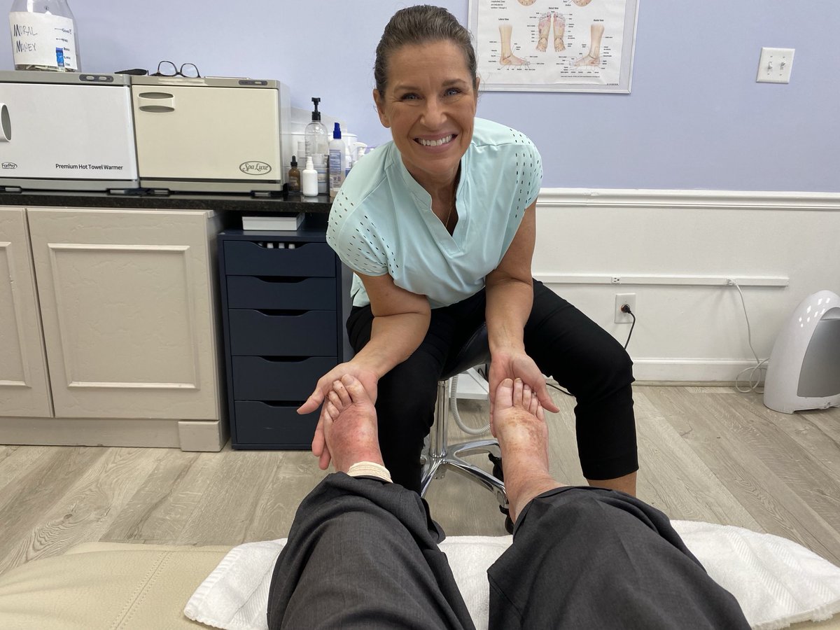 JoePinner1's tweet photo. Had toe nails trimmed for first time in 88 years yesterday by Donna at Goodfeet 917 Knox Abbott Drive Cayce.
What an extraordinary and pleasant experience.
My ten toes too were ecstatic!
Highly recommend especially if you need special care.👌❤️ https://t.co/H5QBvuyMZu