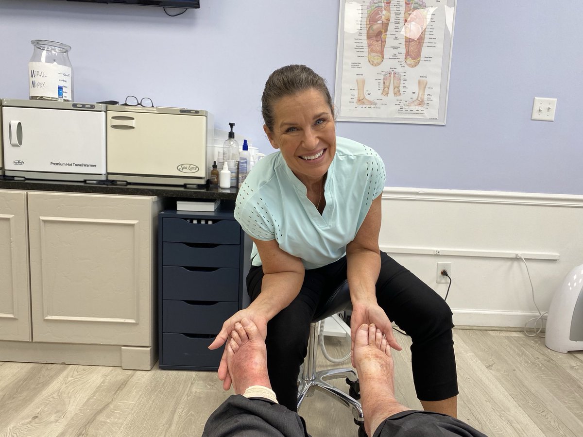 JoePinner1's tweet photo. Happy toes after visit to Mrs. Goodfeet! https://t.co/KHu5YBBQyA