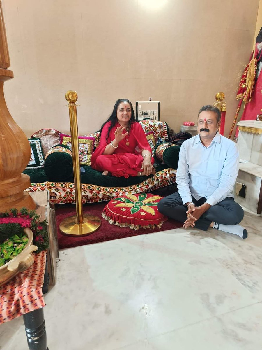 Ambarish_Der's tweet photo. ગઈ કાલે બાબરા તાલુકાના  શક્તિધામ-ગરણી ખાતે પૂજ્ય આઈ શ્રી વાલબાઈ માં આશીર્વાદ મેળવ્યા. https://t.co/KjAPFCBF79