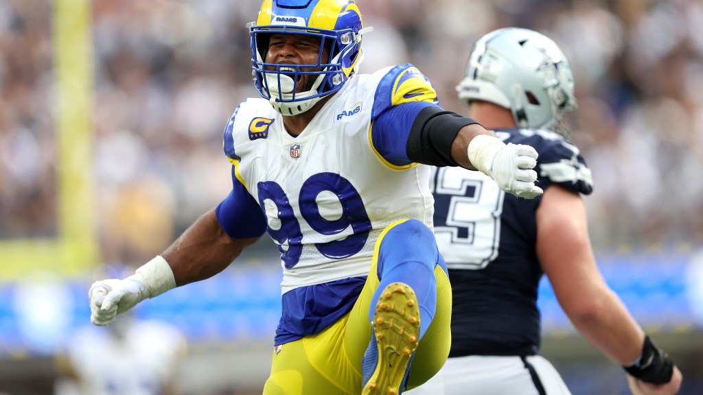 Look: The Rams put up a billboard honoring Aaron Donald in Los Angeles theramswire.usatoday.com/2024/04/03/ram…