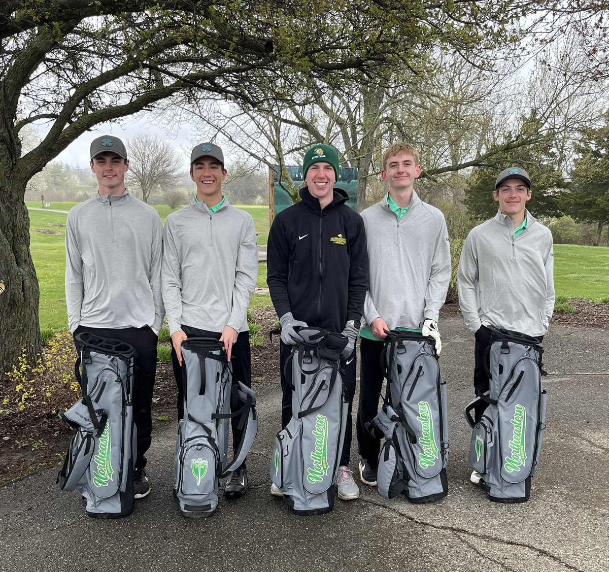 GoKnightsGolf's tweet photo. Varsity Team: https://t.co/dlvS7fRbV8 https://t.co/cfup3H5DFg