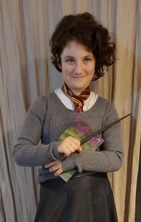 Oli London tweet media