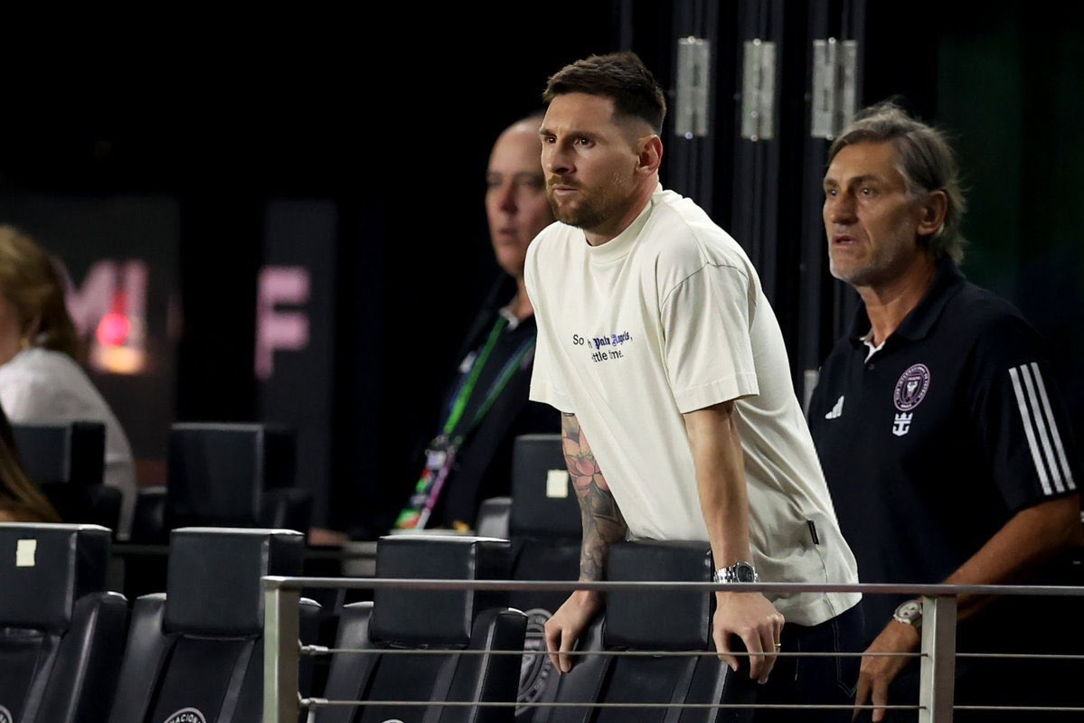 ¿Qué pasa Inter Miami? (@qpasaintermiami) on Twitter photo SIN MESSI CUESTA EL DOBLE!
Nuevo Episodio:
podcasters.spotify.com/pod/show/quepa…
#messi #intermiami #monterrey #championscup <a href="/afigue2010/">Alejandro Figueredo</a> <a href="/DonBisca/">Eduardo Biscayart</a> SIN MESSI CUESTA EL DOBLE!
Nuevo Episodio:
podcasters.spotify.com/pod/show/quepa…
#messi #intermiami #monterrey #championscup <a href="/afigue2010/">Alejandro Figueredo</a> <a href="/DonBisca/">Eduardo Biscayart</a>