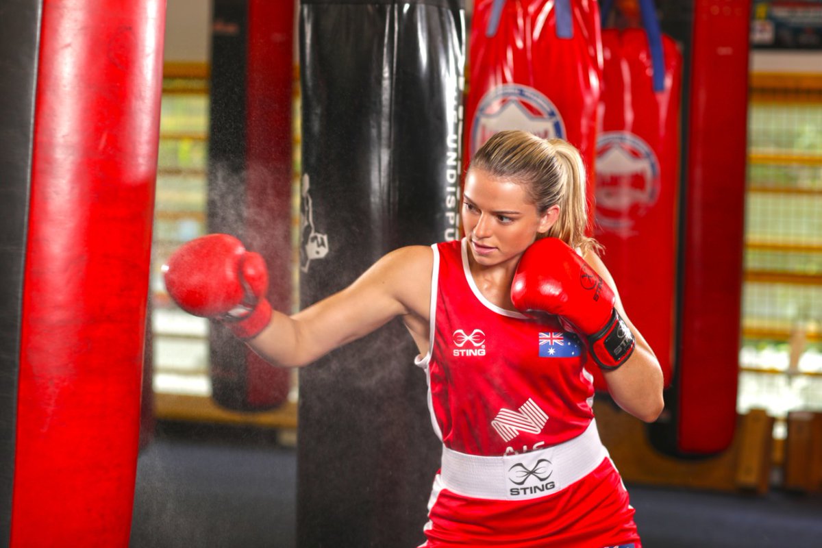 We are rallying behind Griffith education alumna and boxer @skyebnic as she competes for the WBC World Featherweight Title in Las Vegas this Saturday. Best of luck in the ring Skye! #WBCWorldTitles #Griffithalumni