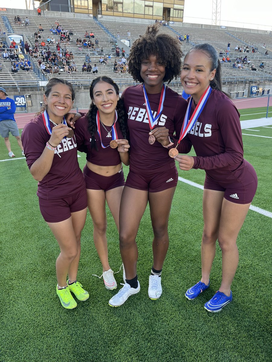 lhsrebelstrack's tweet photo. Girls 4x400m relay moving on to Area with a third place 🥉 finish! https://t.co/tKdqI6FXvF
