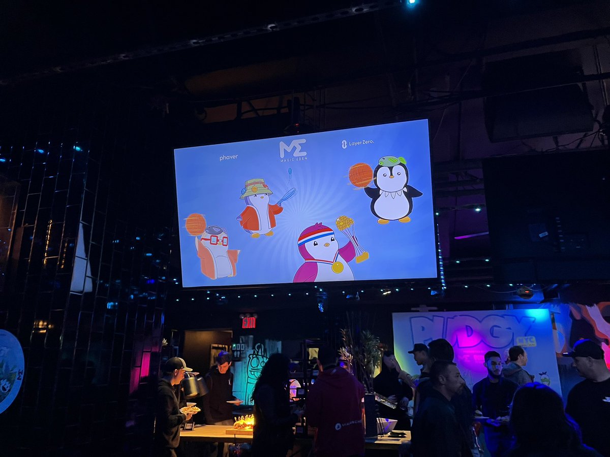 Pudgy Penguinsイベントに来ました！
盛り上がりすごい、イケてるNFTプロジェクトの勢い感じる
