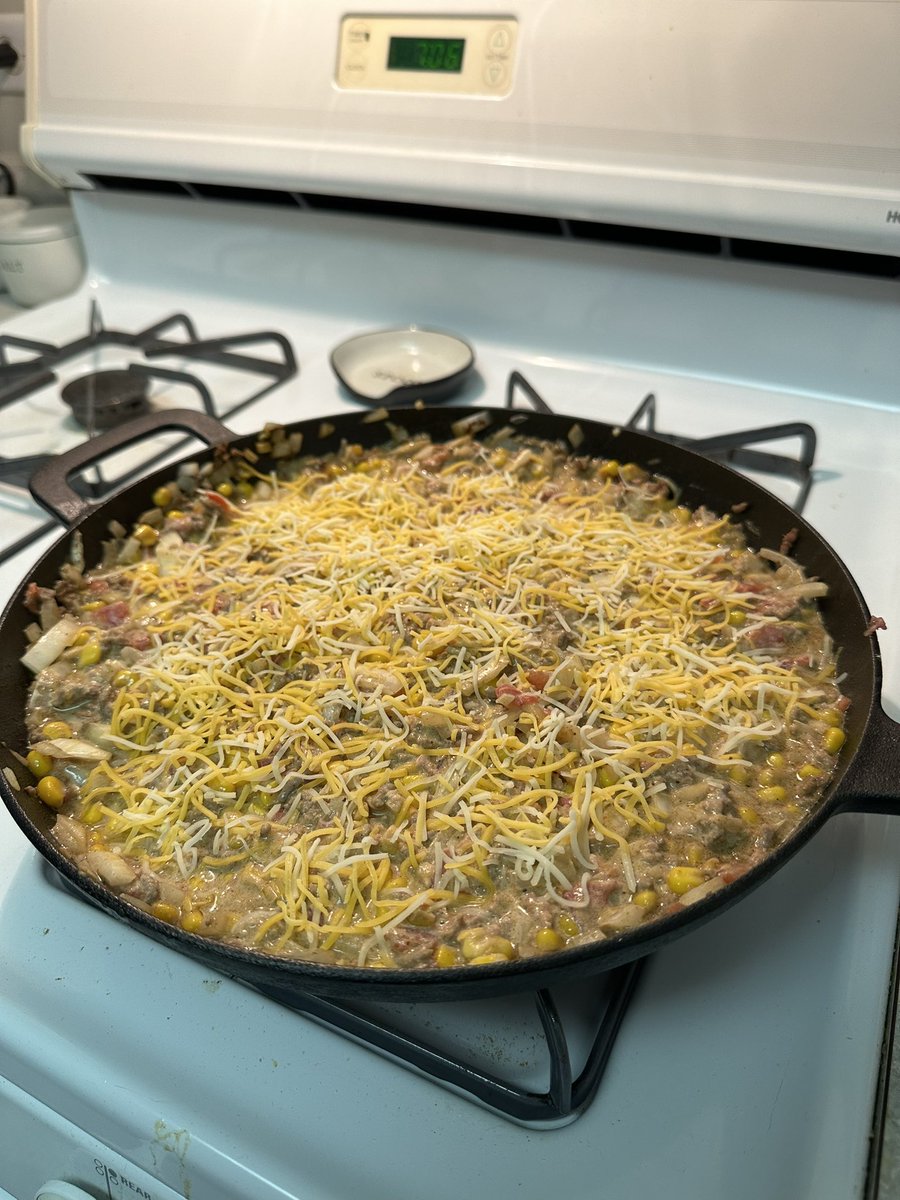 jackgalluzzo's tweet photo. WHAT TIKTOK MEAL IS  JACK COOKING TONIGHT ????? https://t.co/B5iYPHvet1