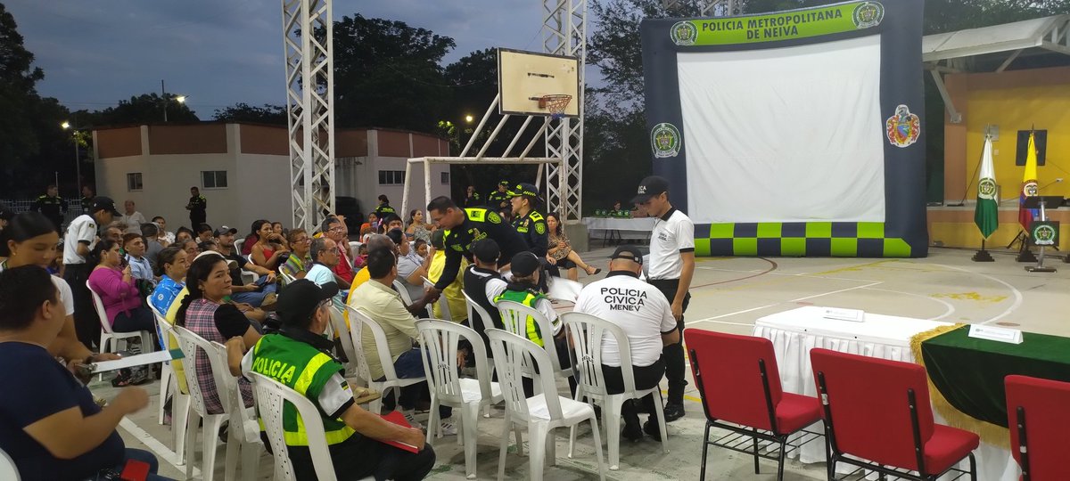 LAFM1150Neiva's tweet photo. En #Neiva se realizó el lanzamiento del Nuevo Modelo Del Servicio de #Policía en el parque metropolitano de la comuna 10. La ciudad se encuentra dentro de las 18 #metropolitanas de policía del #pais escogidas para la primera fase del pilotaje de este nuevo modelo. https://t.co/3iLtvzAvIb