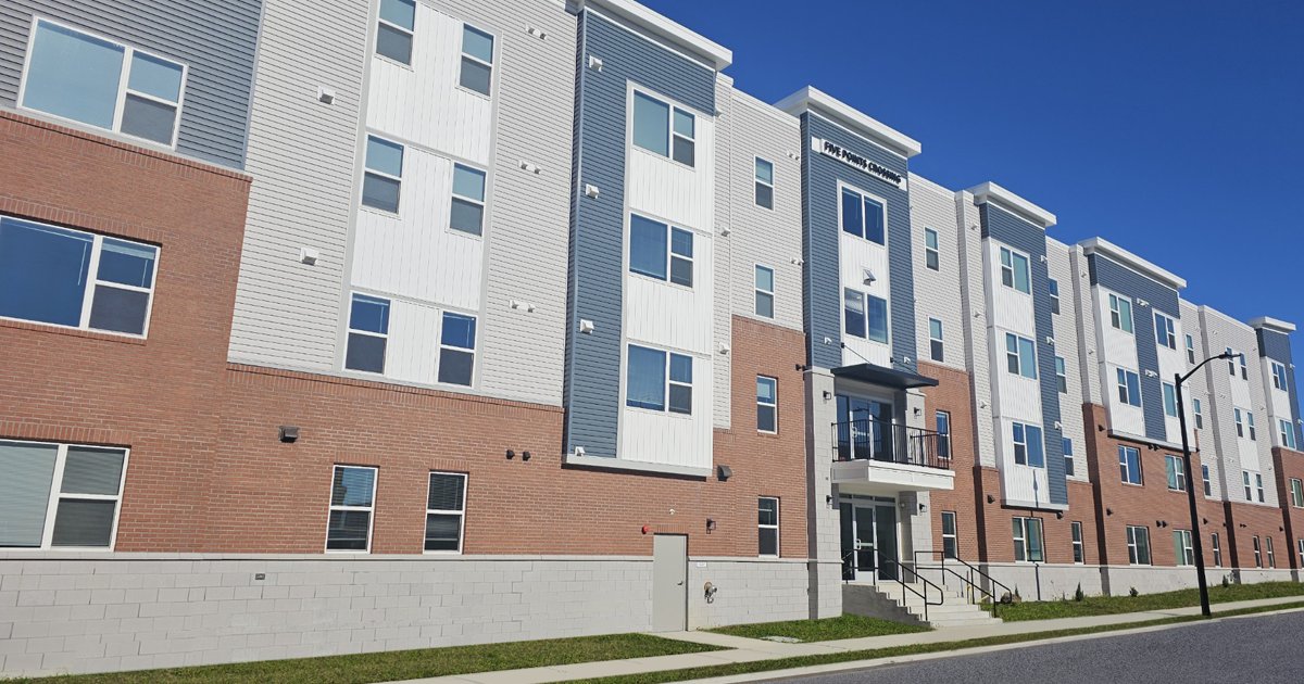 NCORR_gov's tweet image. We’re celebrating #CDWeek2024 as the need for more affordable housing soars. 🏘️

With CDBG funding, #NCORR’s affordable housing programs are helping build 2,000 affordable housing units in storm-impacted areas. Learn more: rebuild.nc.gov/community-deve…