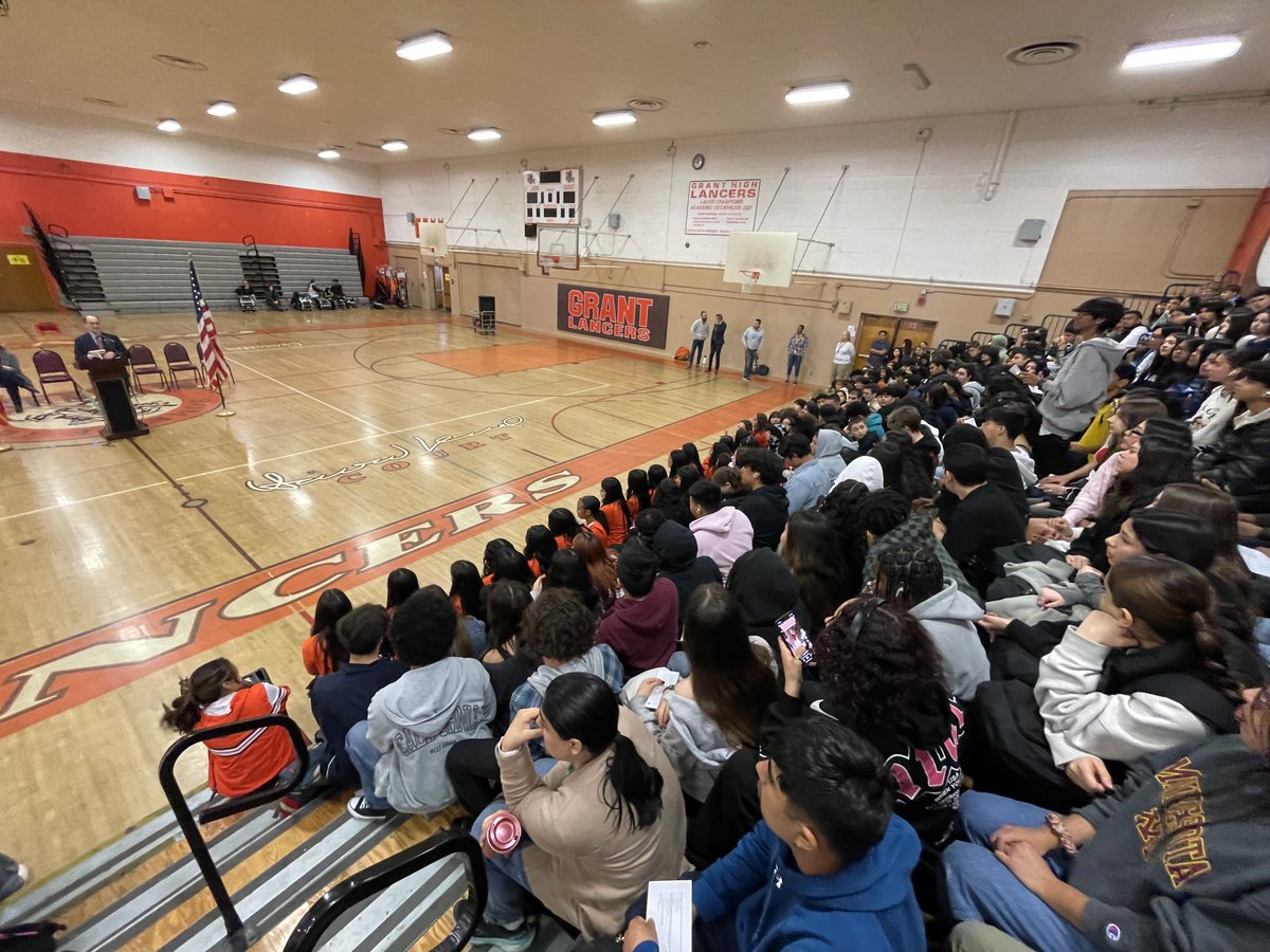 Greatly enjoyed hosting a #StudentTownHall at Grant High School today where I discussed and answered many insightful questions on the critical issues facing our country.