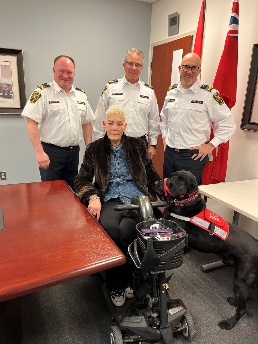 RHFES's tweet photo. Last week our Chief Burbidge, Deputy Raeburn, Deputy Bennett and our Public Education team met with Lilian and her service dog Gavin to discuss the @LFCDogGuides
and the amazing work the program does to provide dog guides to Canadians with disabilities. Thank you for the visit! https://t.co/je5jqRGZNf