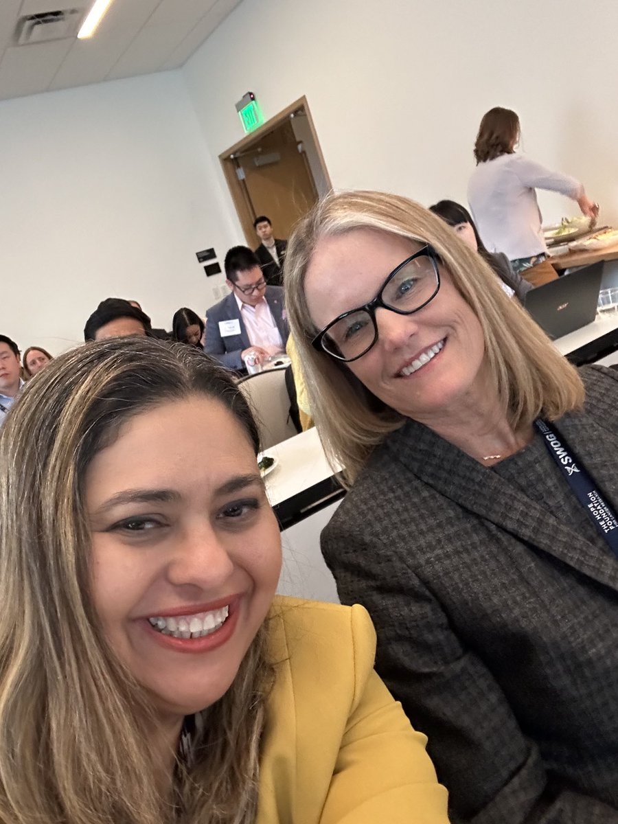 NaglaAKarimMD's tweet photo. Congratulations to my mentor @ReckampK for her leadership in #lungMap & for the success of our #S1929 that would have not been completed without her support. https://t.co/dk584XvTnM