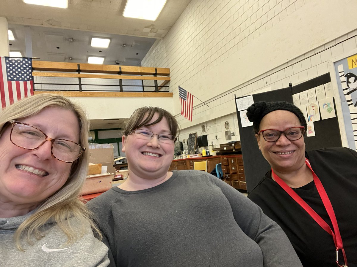 Lori Marenda-Lang 🇺🇦❤️🟧 🟦 tweet media