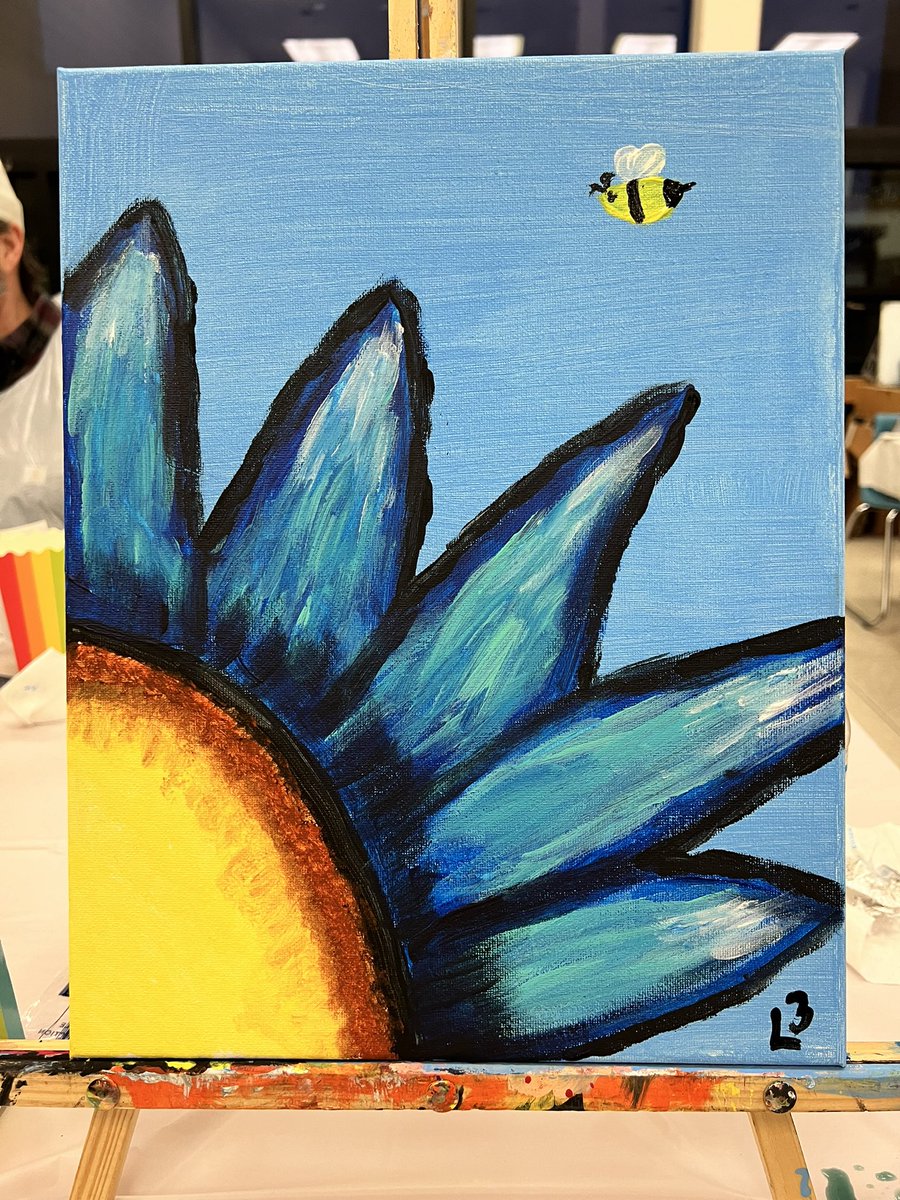 Lori Marenda-Lang 🇺🇦❤️🟧 🟦 tweet media