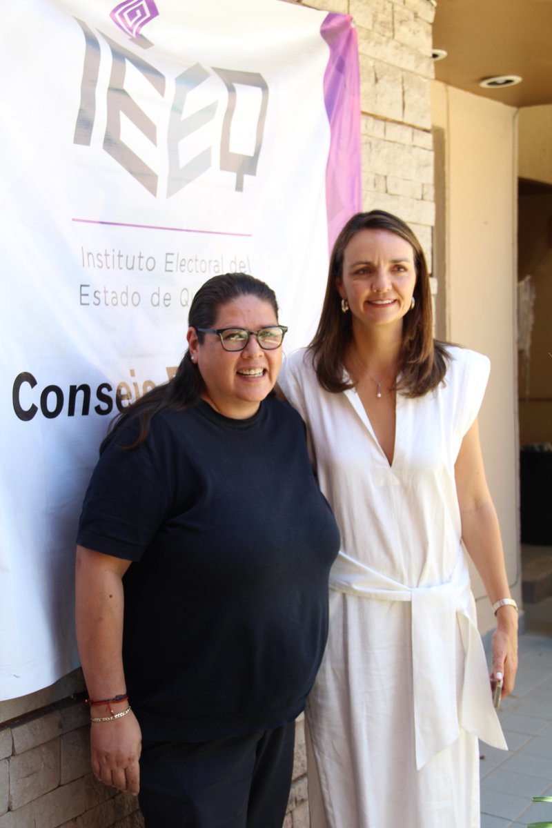 AnaPaolaLopezB's tweet photo. ¡Es oficial! Mi registro como candidata a diputada local del distrito 4, es un paso más en este camino que hemos recorrido UNIDOS. Quiero seguir representando #ElPoderDeTuVoz, trabajando en equipo gobierno y sociedad. Gracias por tu apoyo y confianza. ¡Vamos por todo!🫶📄 🖇️ https://t.co/Z3NO34btWs